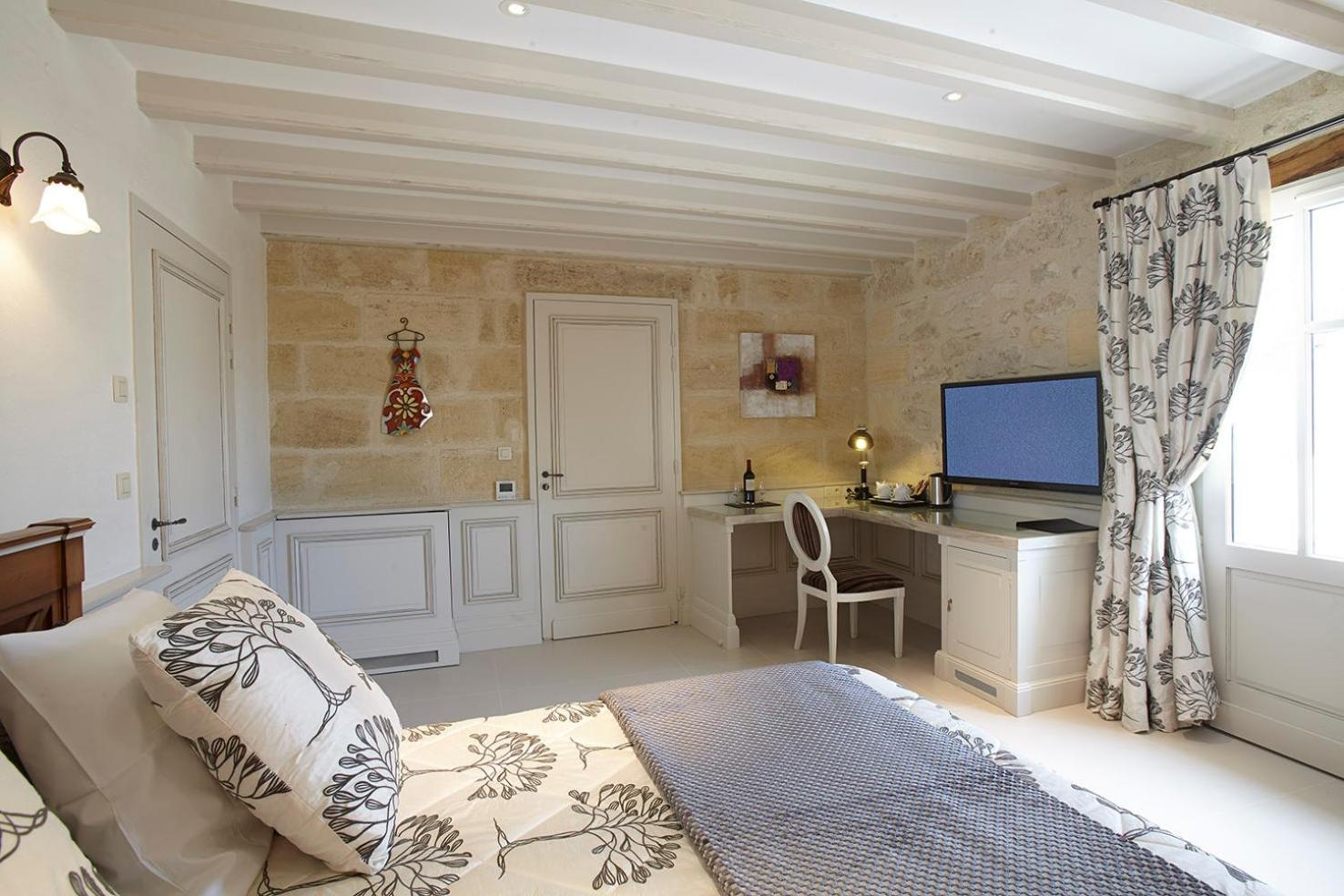Château La Rose Perrière Lussac  Quarto foto